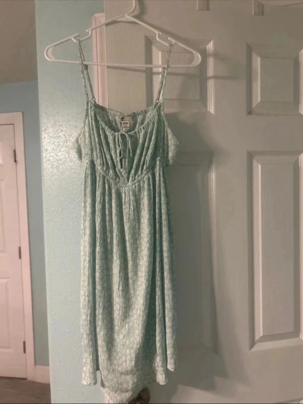 Billabong mint green mini dress